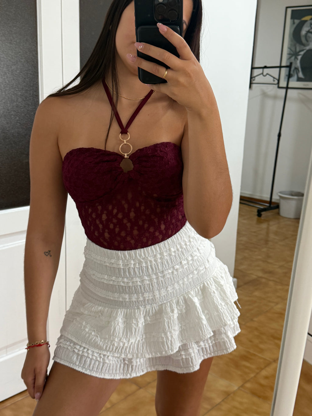 BODY DETALLE ESCOTE