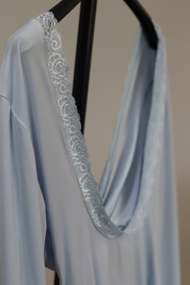 BODY DETALLE ENCAJE - AZUL CELESTE